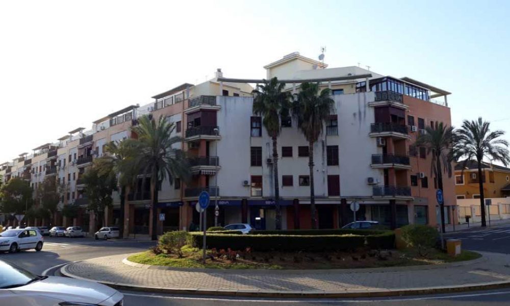 Rotonda de plaza de garaje en Nueva Alcalá